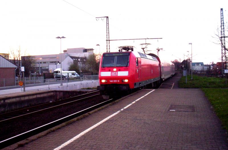 Am 01.04.2005 fuhr am abend der RE 4  Wuper-Express  von Dsseldorf nach Aachen Hbf in den Rheydter Hbf ein. Es ist nach langer Zeit mal wieder eine 146 auf dem RE 4.