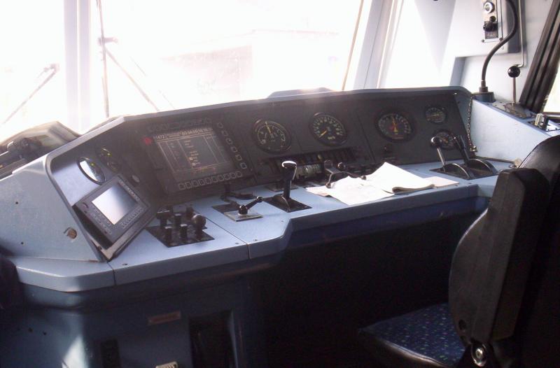 Am 03.04.2005 gelung es mir den F�hrerstand von einem 761.2 zu fotografieren. Der Zug satnd zu der Zeit im Bahnhof Siegburg.