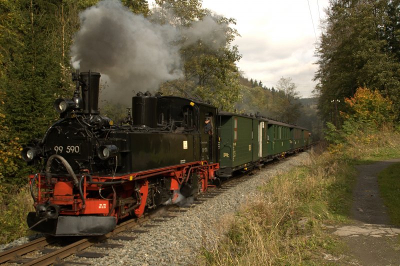 Am 03.10.09 war 99 590 Zwischen Steinbach und Schmalzgrube unterwegs.