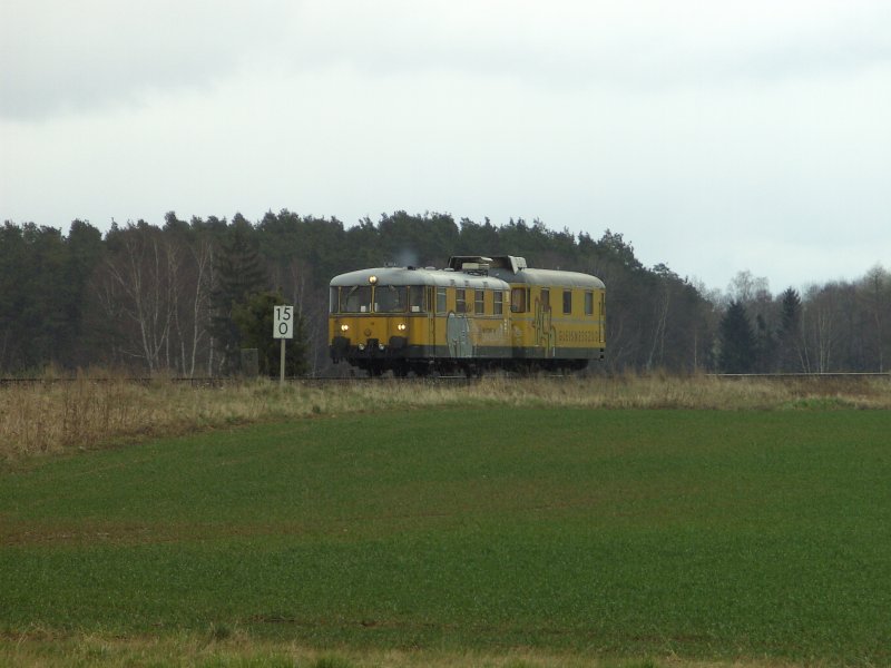 Am 06.04.2008 war der Messzug zwischen Amberg und Schnaittenbach unterwegs. Hier erklimmt er die Steigung zwischen Hirschau und Gebenbach.