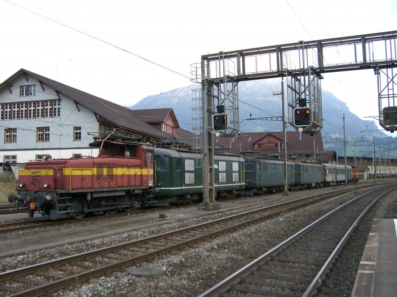 Am 08.09.2007 standen in Schwyz diese E-Loks abgestellt!
