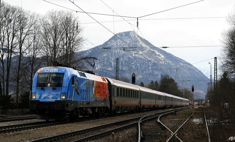 Am 09.03.2009 wurde der 1116 250-0  122 Schnell wie die Feuerwehr  in Brannenburg erwartet.