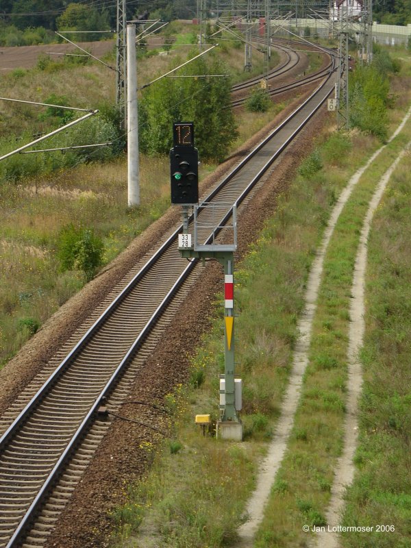 Am 09.09.06. Ausfahrtsignal von der Nebenstrecke Wolfsburg auf die Hauptstrecke Richtung Braunschweig.