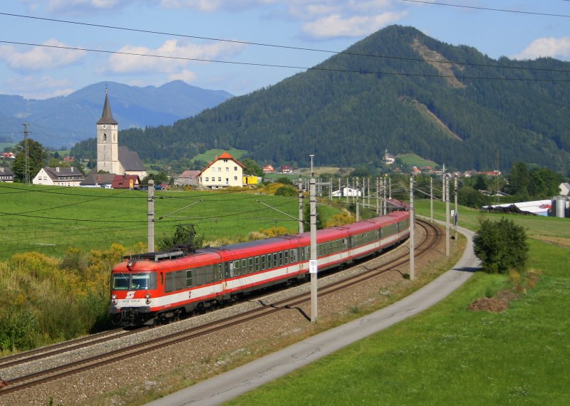 Am 09.09.2008 bestand der IC 518 von Graz nach Salzburg aus dem ltesten (001) und dem  jngsten  (029) 4010er. Aufgenommen bei Kammern.