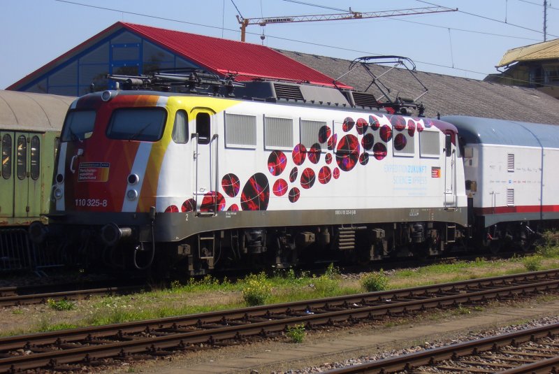 Am 1. August besuchte der Science-Express mit BR 110 325-8 am Haken Konstanz am Bodensee. Wie ich finde, ein sehr geflliges Farbkleid. Die Ausstellung im Zug ist sehr sehenswert!