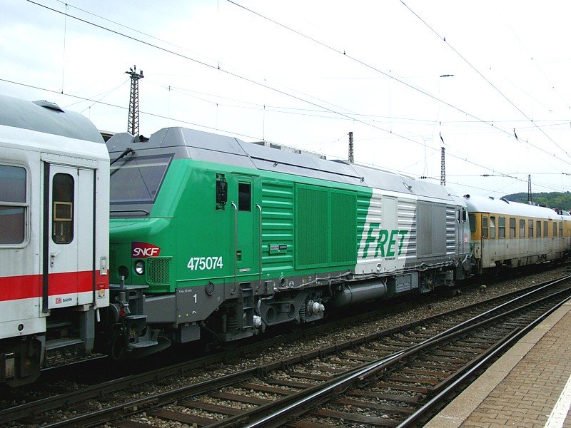 Am 10.09.2008 ist 475074 der SNCF mit einem Mezug in Ulm angekommen.