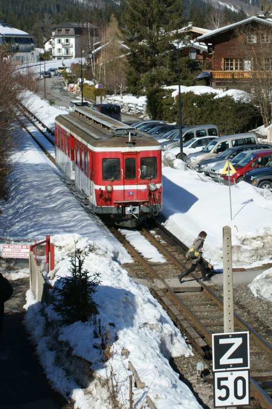 Am 12. Mrz in Chamonix einen Z 600 in Einsatz zu fotografieren und am folgenden Tag den ES 64 U2 - 014 in Mnchen (Bild 271728)vor die Linse zu bekommen, zeigt nicht nur, die fotogene Vielfalt des heutigen Bahnbetriebes, sondern auch meine die rege Reisettigkeit in diesem Monat. 