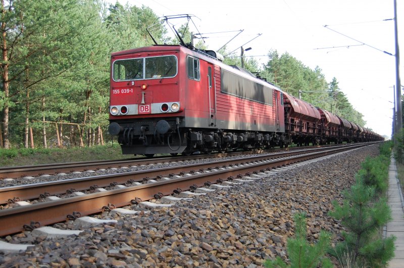 Am 13.07.2007 durchfhrt 155 039-1 den Bahnhof Waldrehna Richtung Berlin.
