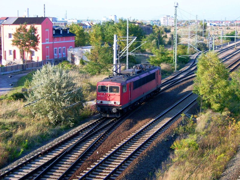 Am 13.10.08 fhrt 155 160 in den Gterbereich des Bahnhof Bitterfeld um dort einen Kesselwagenzug zu holen.