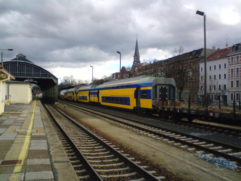 Am 13.M�rz 2008 waren diese Rohbauten von VIRM-Wagen f�r die NS in G�rlitz abgestellt.