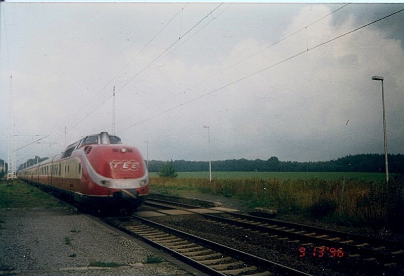 Am 13.September 1996 bekam der TEE-Sonderzug Sassnitz-Kln von mir Freie Fahrt gezogen als Dieser durch Teschenhagen fuhr.