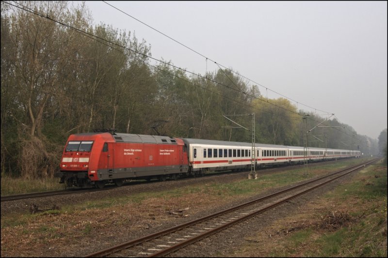 Am 14.04.2009 wurde das sdliche Mnsterland einen Besuch abgestattet. 101 008 (9180 6101 008-1 D-DB) durchfhrt mit dem IC 2113, Hamburg-Altona - Stuttgart Hbf, am Haken den Kreuzungsbahnhof Werne (a.d. Lippe)
