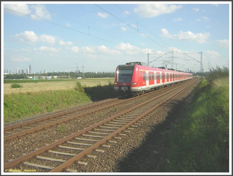 Am 14.08.2007 brauste dieser Vollzug der S5 auf der  Rennstrecke  zwischen den Stationen Frankfurt am Main-Rdelheim und Weikirchen/Steinbach vor der Frankfurter Skyline mit Hchstgeschwindigkeit in Richtung Bad Homburg.