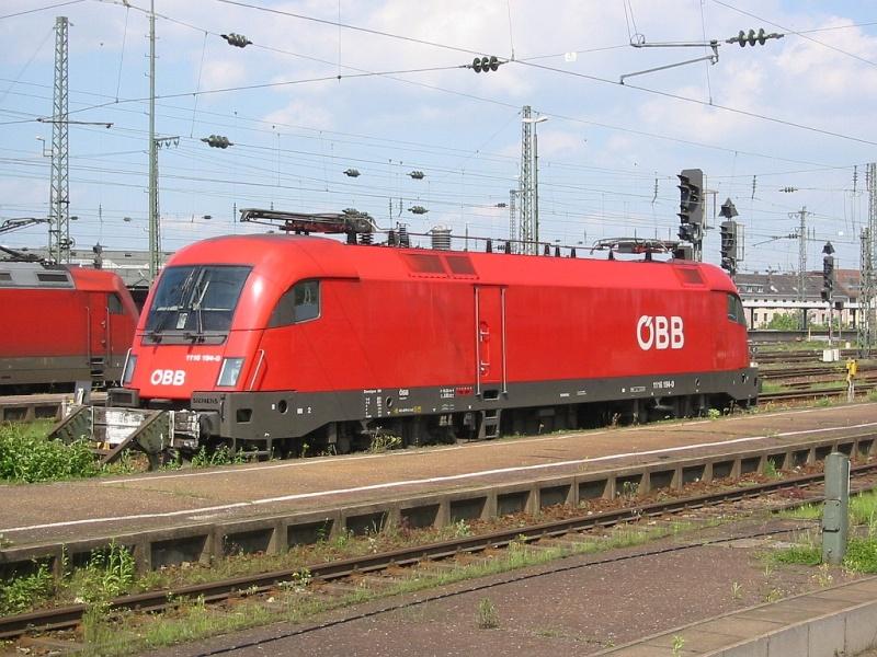 Am 15.05.2005 war die 1116 194 der �BB in Karlsruhe Hbf. Das war das erste Mal, dass ich eine �BB-Lok in Karlsruhe angetroffen habe. Keine Ahnung, wieso sie hier abgestellt war.