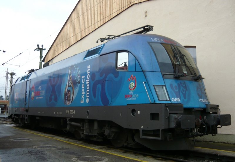 Am 15.12.2008 steht die 1116-080 im Heizhaus Knittelfeld am Stern.