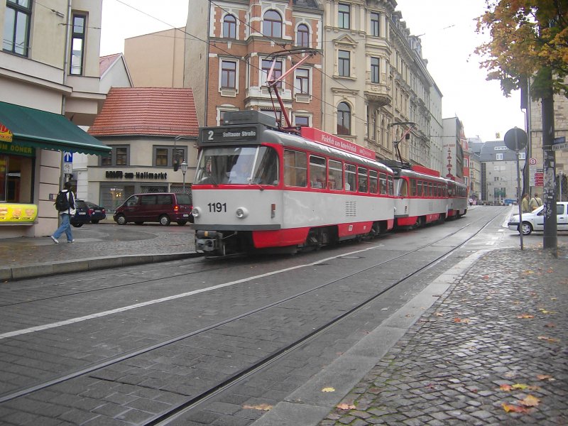 Am 16.10.2008 verschlug es mich in meine Nachbar-Straenbahn-Stadt Halle an der Saale. Gleich nach der Ankunft lichtete ich T4D-C 1191 mit Beitrieb- und Beiwagen ab.