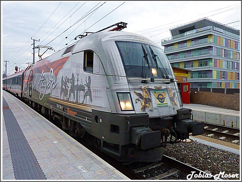 Am 16.September 2009 war die Haydn-Lok 1047 504 wieder auf der Westbahn unterwegs. Sie bespannte den OIC 691 (Klagenfurt - Wien West) von Salzburg nach Wien West. Hier in St.Plten Hbf.