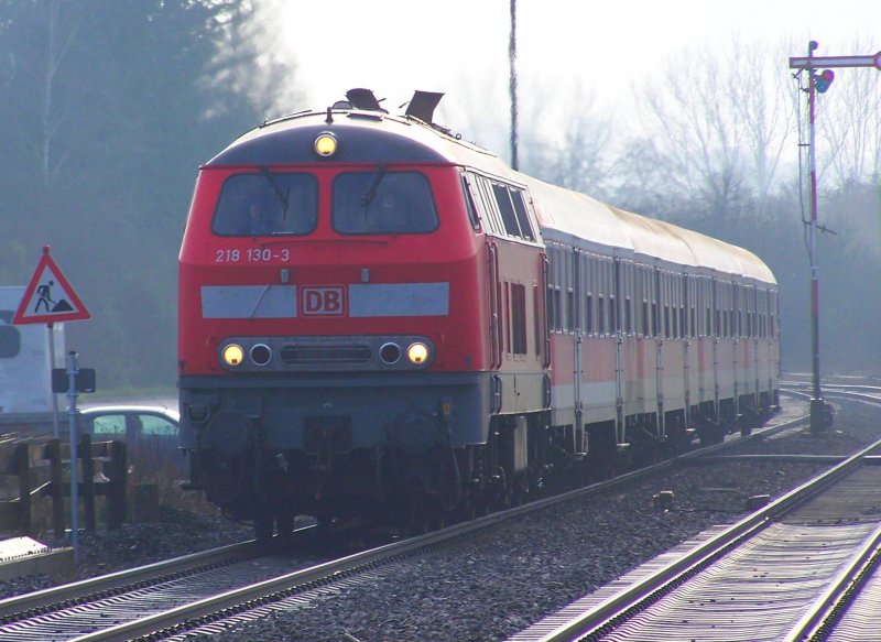 Am 17.12.06 fuhren wir mit der Dreiteiligen Schienenbus Garnitur nach Heilbronn,ich war zwar im Steuerwagen eingeteilt,beim Kreuzungshalt war ich jedoch zum Glck drauen,sodass ich 218 130 mit RE von Heilbronn nach Mannheim erwischen konnte.