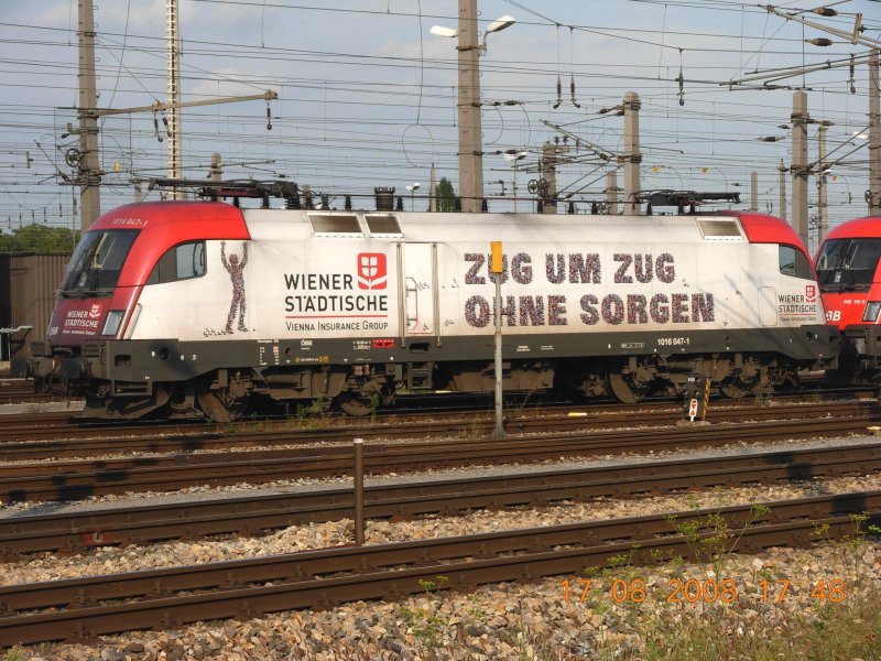 Am 17.8.2008 lie� sich die Werbelokomotive der Wiener St�dtischen Versicherung nach einer l�ngeren Pause wieder einmal auf dem Zentralverschiebebahnhof blicken.