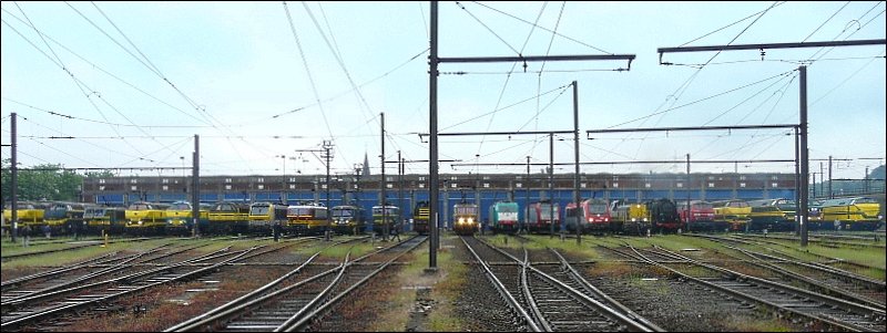 Am 18.05.08 war im Atelier Kinkempois bei Lttich Tag der offenen Tr anlsslich der 20 Jahrfeier des  Muse ferroviaire de Kinkempois . Vor dem Atelier war so einiges an belgischem und auslndischem Material ausgestellt. 