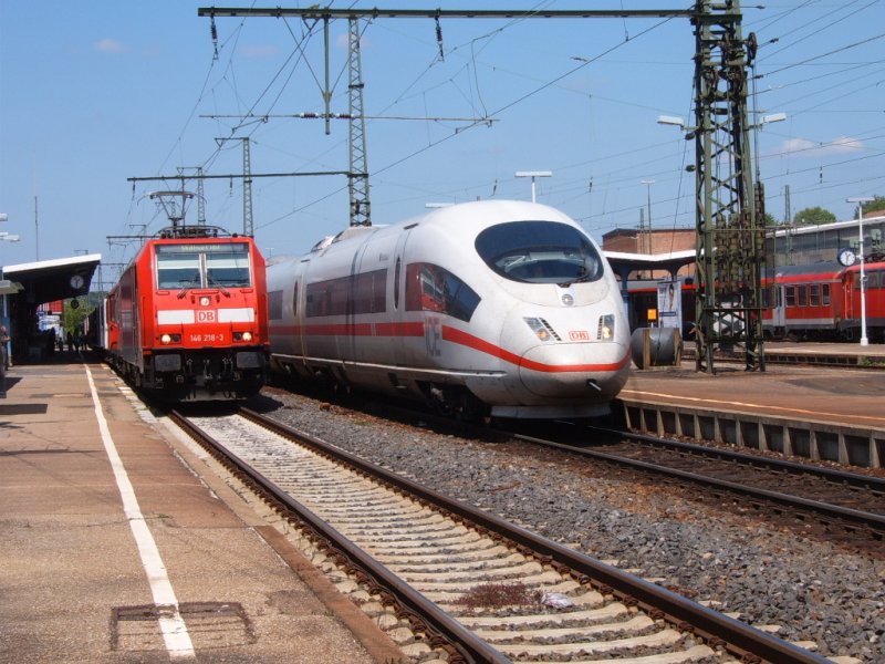 Am 19.05.07, zur Mittagszeit aber kam dann der Umleiter-403er  Montabaur  und die Schwestermaschine  Westerland/Sylt  durch den Aalener Bahnhof. ICEs in Aalen hat man nicht oft vor Augen!

