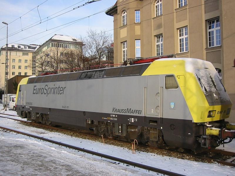 Am 19.12.2005 war ES 64 P-001 der Siemens Dispolok in Mnchen Hbf abgestellt.
