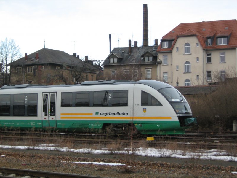 Am 20.01.2009 half dieser Desiro der Vogtlandbahn im Verdichterverkehr zwischen Grlitz und Bischofswerda aus. Sonst verkehren hier RS1 der ODEG.