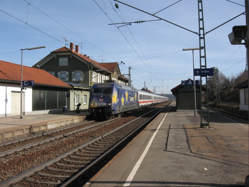 Am 20.2.07 war am BR 101 101-4 die Zuglok des IC 2370 nach Hamburg. Hier ist er gerade im Banhof St.Georgen/Schwarzwald.Er verlie� St.Georgen um 11.09Uhr mit 5 Min Versp�tung.