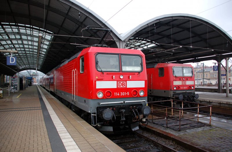 Am 22.02.09 stehen 114 301 zur Rckfahrt nach Magdeburg Hbf und 143 185 zur Rckfahrt nach Eisenach bereit.