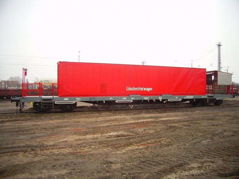 Am 22.03.2009 stand in Seelze am Rangierbahnhof abgestellt ein Lschmittelwagen.