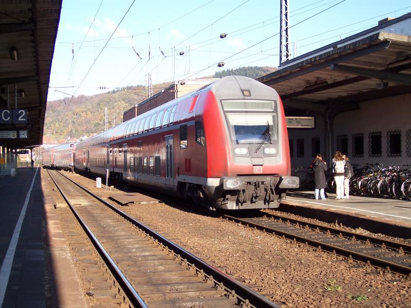 Am 22.11.2005 fhrt die Rb ausnahmsweise auf Gleis 1 ein.In Weinheim