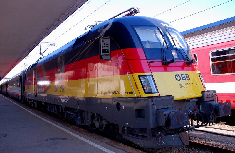 Am 23.5.09 brachte die Deutschland-Lok 1116 036 den OIC 648  A1 Blackberry  nach Salzburg. Dieses Foto entstand am Wiener Westbahnhof.