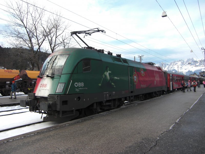 Am 24.01.2009 f�hrte 1016.025  Portugal  einen Hahnenkamm-Express St.Johann nach Kitzb�hel. 