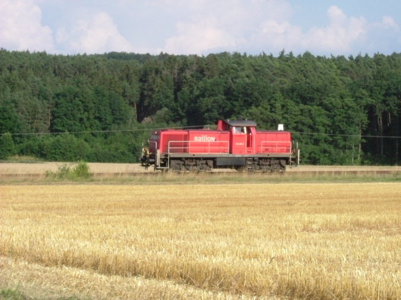 Am 24.07.2006 fuhr 294 685 LZ Richtung Hirschau. Hier bei Mimbach. (Strecke Amberg-Schnaittenbach)