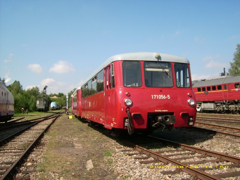 Am 24.08.07 stehen am 3 Ferkeltaxen der Baureihe 171 mit 171 056 an der Spitze  im Bw Chemnitz-Hilbersdorf  anl�sslich des Heizhausfestes.