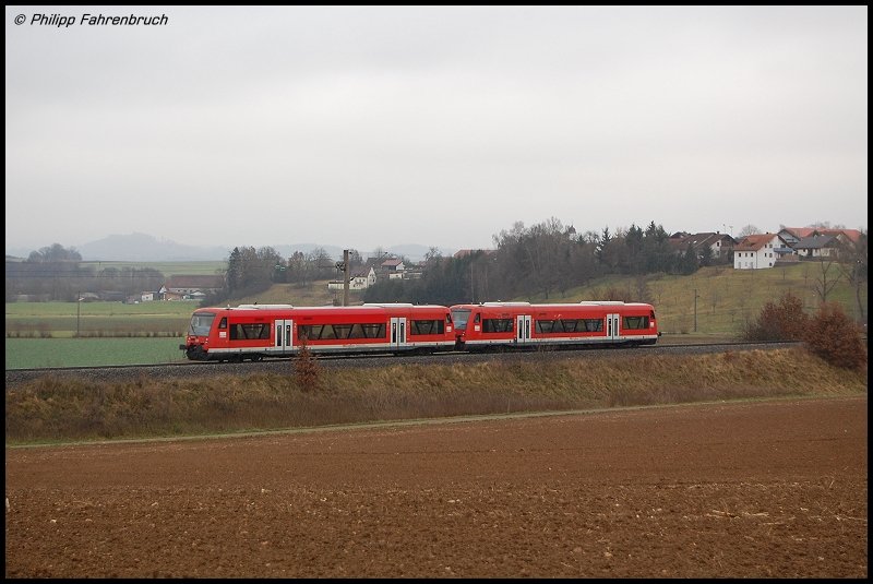 Am 24.11.07 sind zwei Regio Shuttles als RE 22531 von Crailsheim nach Ulm Hbf unterwegs, aufgenommen bei Rainau-Schwabsberg.