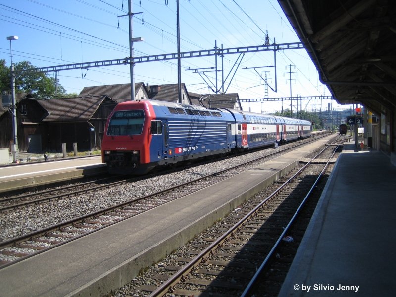 Am 24.6.07 hatte es in Oberwinterthur nicht nur DPZ die fr die Rckkehr der Turner aus Frauenfeld unterwegs waren, sondern auch planmssige, wie die Re 450 055-9 ''Ksnacht ZH'' mit S12 nach Seuzach.
