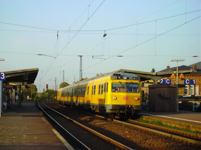 Am 26.10.06 durchf�hrt die Messgarnitur 719/720 den Bahnhof Bensheim.