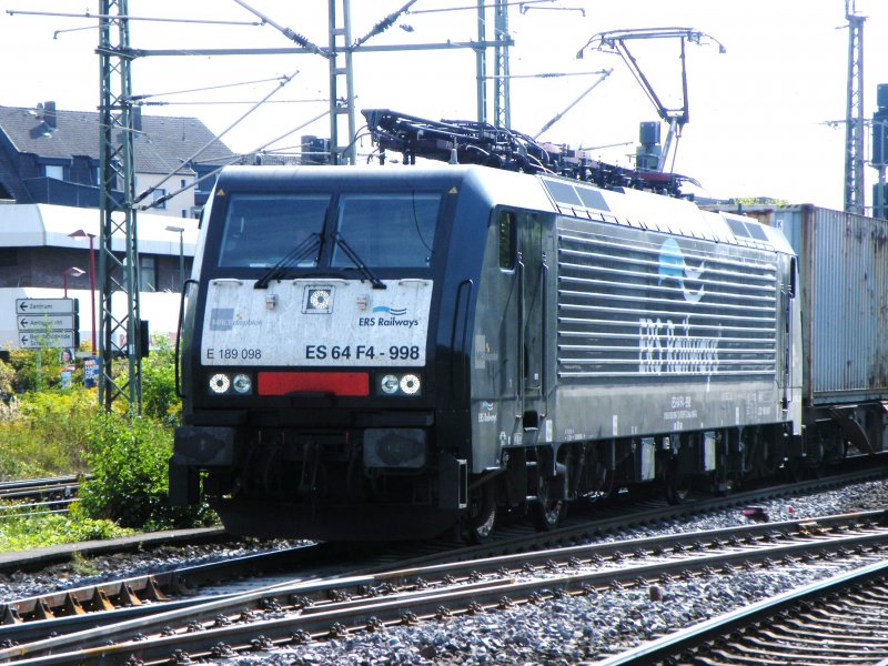Am 26.August 09 durchfuhr die ES 64 F4-998 von ERS Railways den Bahnhof Lehrte Richtung Hannover.