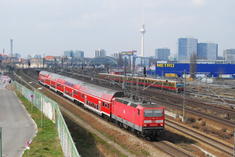 Am 27. Maerz hatte 143574 soeben Berlin Ostbahnhof verlassen.