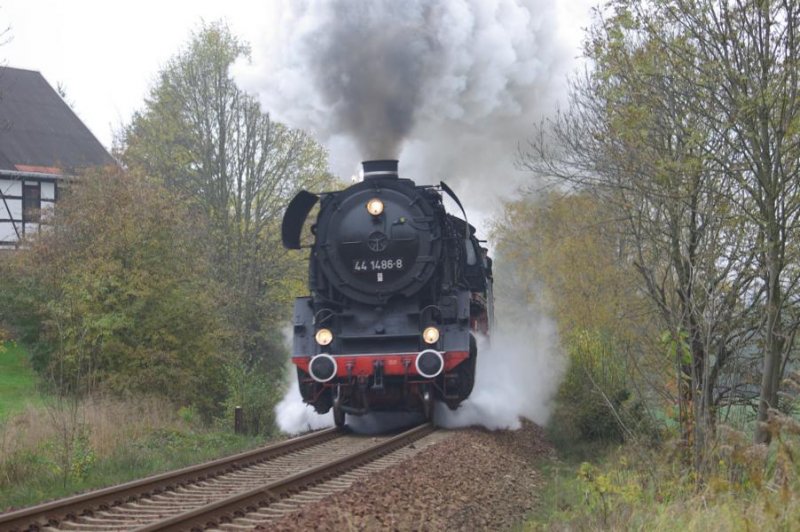Am 27.10.07 fhrt die letzte betriebsfhige Dampflok der Baureihe 44
ihre letzte Runde von Chemnitz ber Dbeln , Meien Dresden nach Chemnitz zurck.   