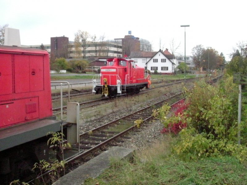 Am 27.10.2004 rangiert 363 118 in Hirschau. (Strecke Amberg-Schnaittenbach)