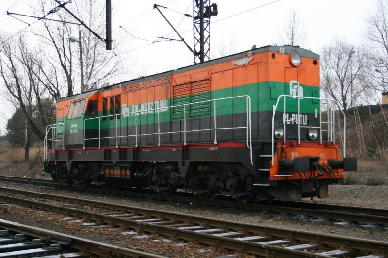 Am 27.12.2008 wartet in Lubin die PMT SM31-028 auf ihren Zug.