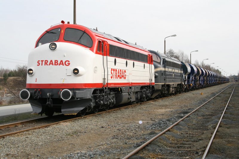Am 28.03.09 warten die Nohab's V170 1149 und 1147 auf die Ausfahrt aus Oling.