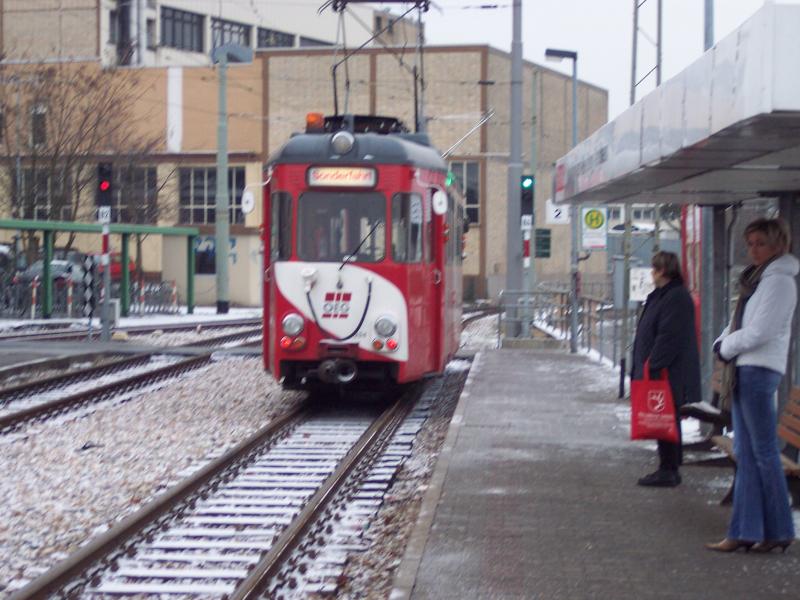Am 28.1.2005 ein Arbeitswagen der OEG Nr 334 Haltestelle Weinheim OEG Bahnhof