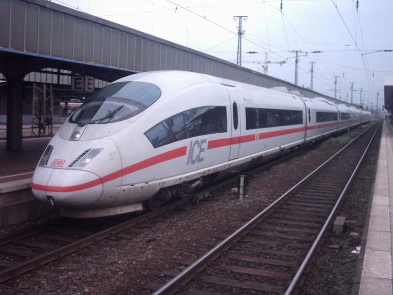 Am 30.04.2005 wird ICE 3  Dortmund  in Dortmund Hbf bereit gestellt, und wareter bis sie nach Basel abfahren darf.