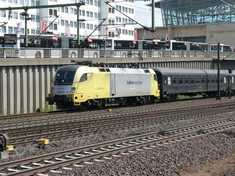 Am 31.Mai 2009 fuhr die ES 64 U2-028  Lokomotion  mit dem Zug 37993 von Schorndorf nach Hannover-Messe-Laatzen zu einer Feierlichkeit von Media-Markt.