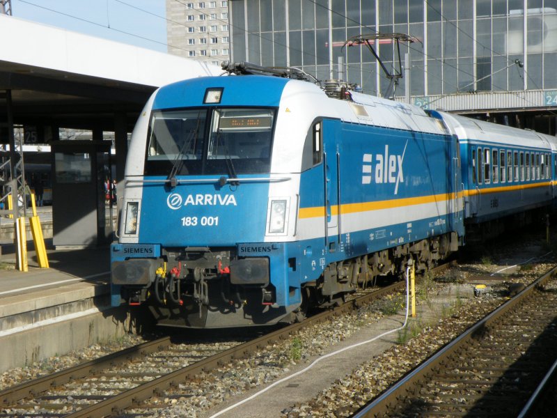 Am 3.Oktober 2009 stand in Mnchen Hbf die 183-001  ALEX  bereit zur Abfahrt nach Hof.