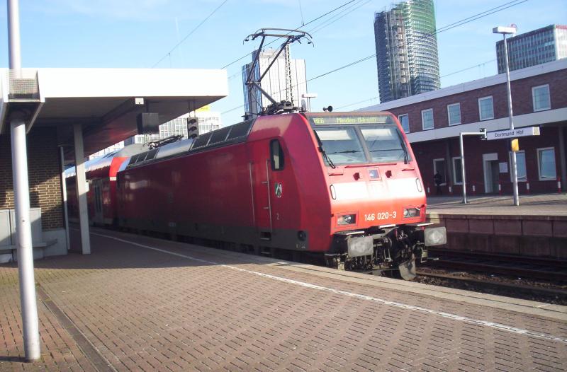 Am 5.2.05 stand 146 020-3 in Dortmund Hbf richting Minden(Westf) mit dem RE6.
