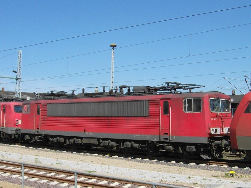Am 6.05.07 steht 155 211-6 zwischen 152 003 und 140 621 im Bahnhof von Wismar.
<a href= http://staedte.kaposo.de  target= _blank ><img src= http://www.Bahnbilder.de/counter/counter_new.php?key=144315884  alt= Städte auf Kaposo  title= Städte auf Kaposo  border= 0  /></a>
